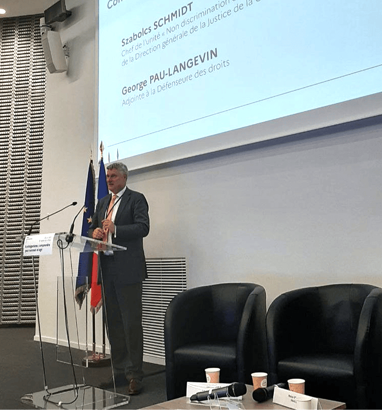 Szabolcs Schmidt lors de la conclusion de l'atelier le 28 juin