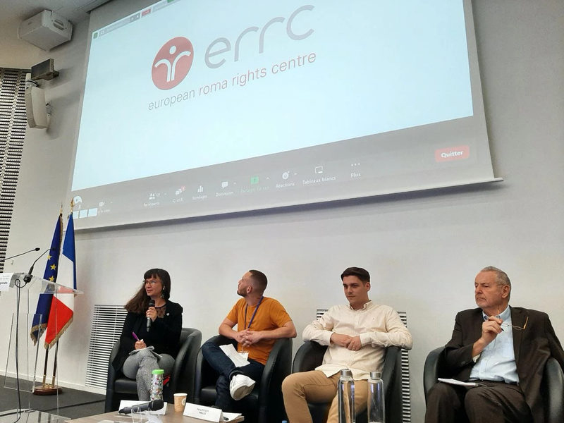 2ème table-ronde le 28 juin : Gabriela Hrabanova, directrice du réseau ERGO, Dylan Schutt, éducateur pair, William Acker, juriste, Dominique Raimbourg, président de la Commission nationale consultative des gens du voyage